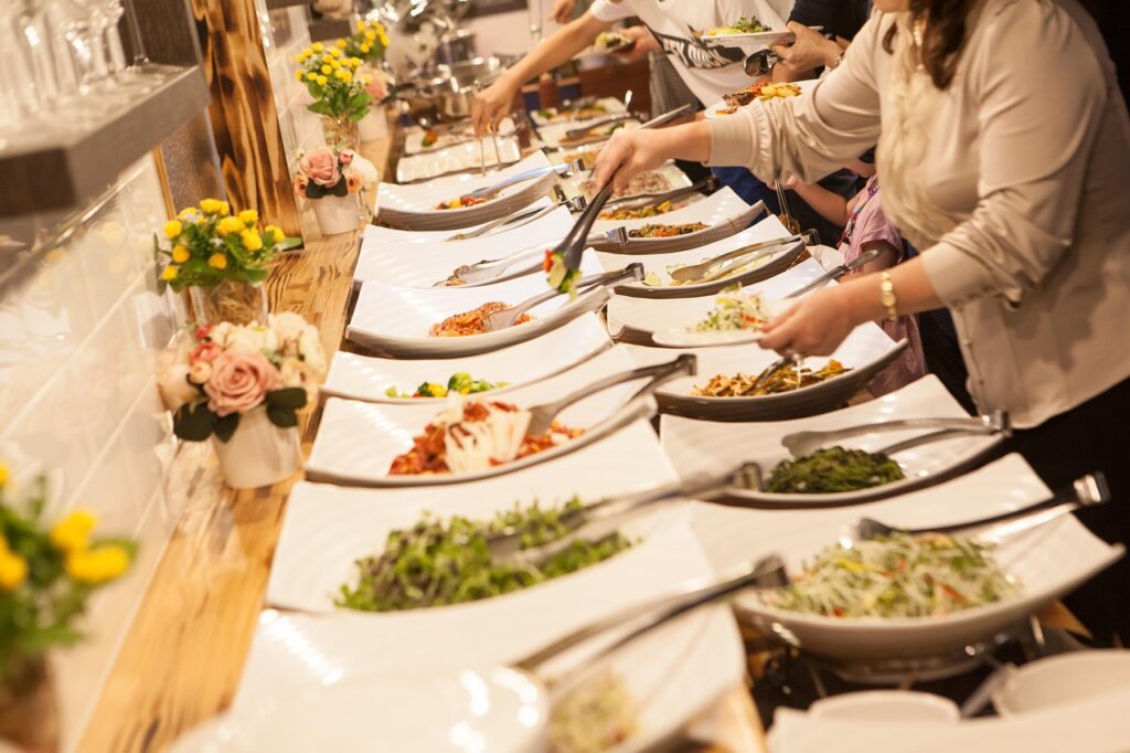 Anspruchsvolles Catering Buffet mit Salaten