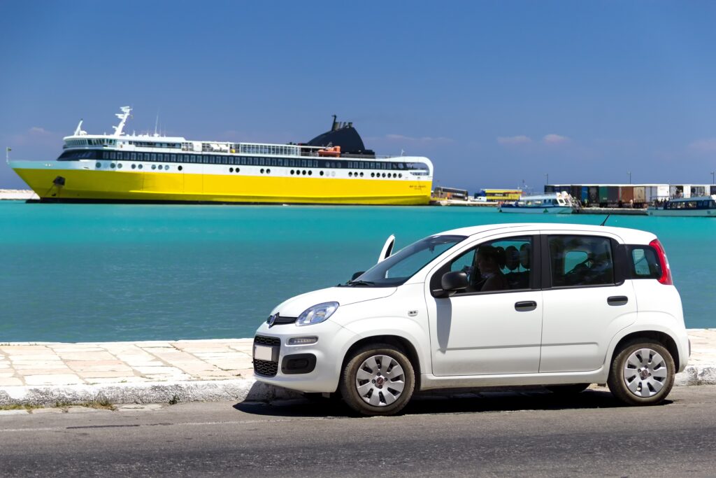 Mietwagen auf Inseln: Besondere Regeln, Fähren-Verbot & Tipps für Mallorca, Kreta & Co.