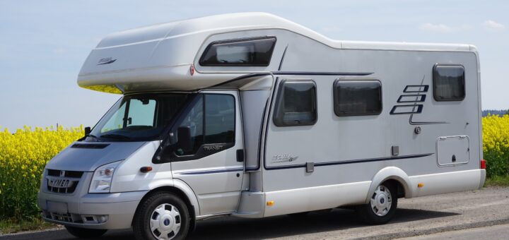 Campervan / Minicamper statt klassischem Mietwagen: Der Trend zum Vanlife auf Zeit – Kosten & Flexibilität im Check